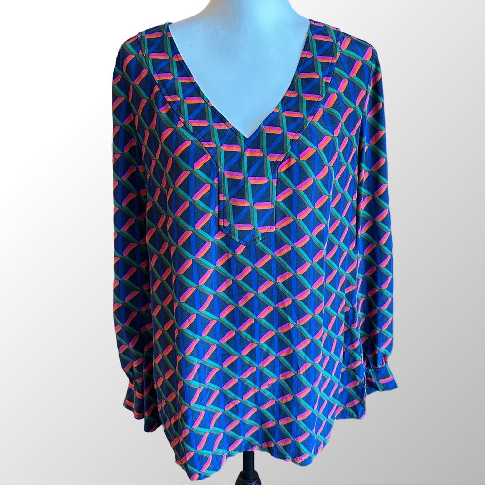 Trina Turk Silk Blouse Women Large Blue Geometric Lattice‎ V-Neck Top 15R105